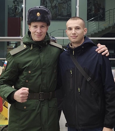 Дорогие наши выпускники! В вашей жизни наступил очень важный момент, вы встаете в армейский строй защитников Отечества.